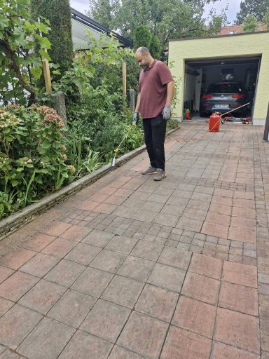 Gereinigte Pflasterfläche Nachher: gereinigte Pflasterfläche